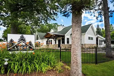 Image de Looking for the perfect place for a family gathering or couples get away?