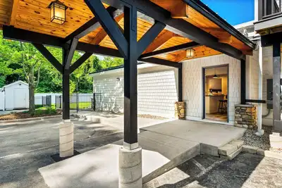 Image de Looking for the perfect place for a family gathering or couples get away?