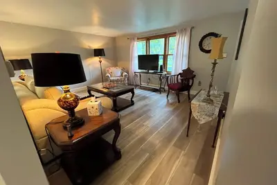Image de Quiet Ranch Home in Amherst, Ny midway to Niagara Falls and Buffalo