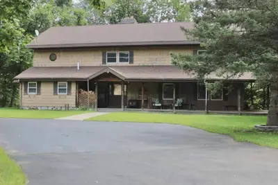 Image de Spacious home in the Heart of 46 High Peaks on The AuSable River - 8-12 Guests