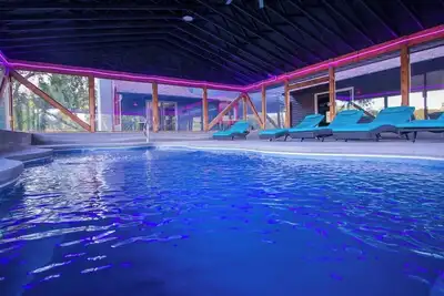 Image de 7 bedrooms, 4 bathrooms, located in Beach Lake, Pa. Sleeps 16, Max capacity 21