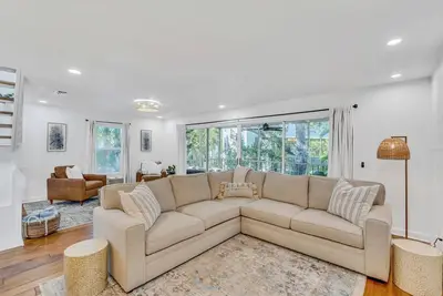 Image de Family Beach Getaway, 2 Blocks to Sand, Golf Cart & Room to Relax. Pet Friendly!
