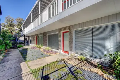 Image de Quiet Escape, dwntwn vibe, business destination, reunion, whatever you chose