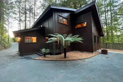 Image de Sundance Retreat - Modern, spacious redwood escape!