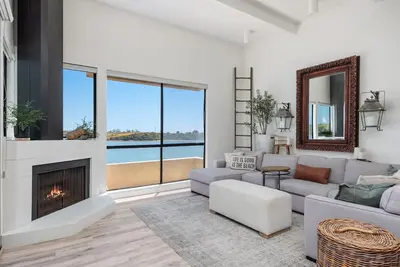 Image de Waterfront Luxury Condo - Relaxing Escape