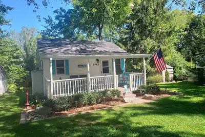 Image de Sandy beach retreat! 500 ft to beach! 3 miles to the quaint village of Lexington