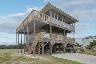 Image de South Nags Head Home with Ocean and Sound Views