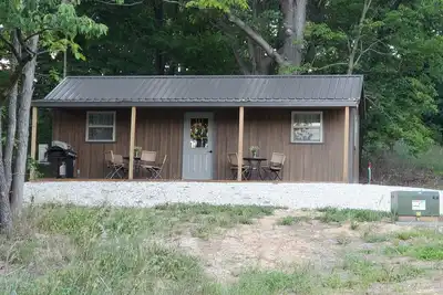 Image de Cozy cabin overlooking an exotic animal farm!