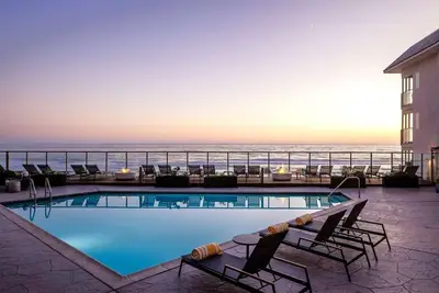 Image de Beach Getaway in Carlsbad! Two Modern Units, Sundeck, Beachfront, Outdoor Pool!