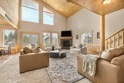 Image de Elk Ridge Retreat-25m to Yellowstone+hot tub+home theater