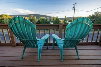 Image de Lakeview Haven House in Klamath Falls - Family-sized house with board game