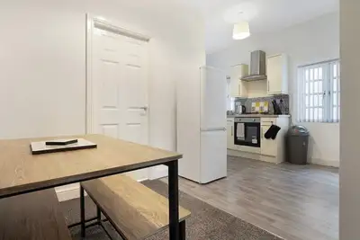 Image de Warm & Inviting 4-Bed on Church Road, Sleeps 4