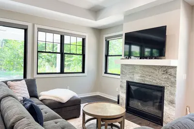Image de Brand New Birchwood Townhouse - 3 Bedrooms, 2 Bathrooms, Sleeps 6!