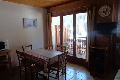 Image de Rez-de-chaussée, balcon, parking, télévision, 50m², Châtel