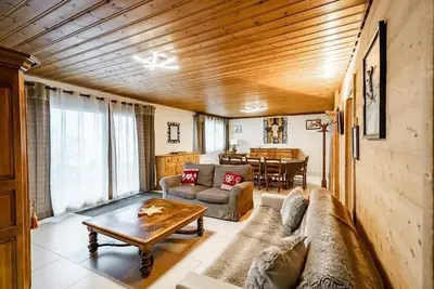 Image de 300m du centre station, Rez-de-chaussée, terrasse, télévision, casier à ski, 80m², Châtel