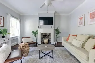 Image de The Tea Olive - B, Fresh | Classic | Dog-Friendly!