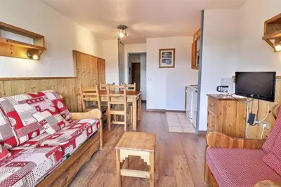 Image de 150m du centre station, 5ème étage, balcon, casier à ski, 25m², La Tania