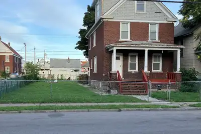 Image de Experience the charm of our historic home, 5 minutes from Niagara Falls Park