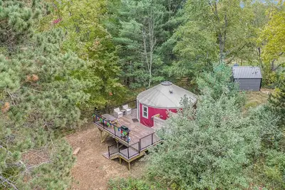 Image de Secluded Yurt Wood-Fired Hot Tub Outdoor Shower