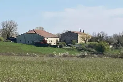 Image de Stylish, spacious farmhouse 'Crouzillac' with private heated pool