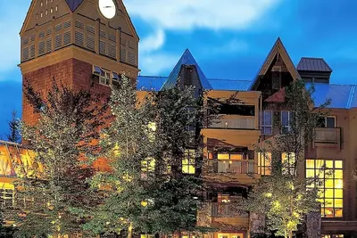 Image de 🎿 Ski Paradise at Hilton Embarc Whistler Resort - 2 Bedroom - Sleeps 6