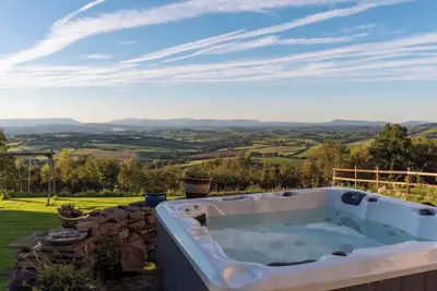 Image de Country House with Amazing Views, Hot Tub, Sleeps 14