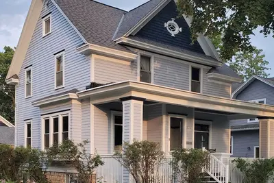 Image de Historic Colonial in downtown De Pere, sleeps 9