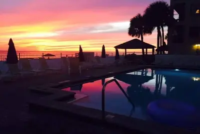Image de Gorgeous 2 bedroom condo directly on the Gulf of Mexico with a double patio overlooking the view. Th