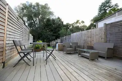 Image de Escape your concerns in this peaceful, 3-bedroom, serene sanctuary!
