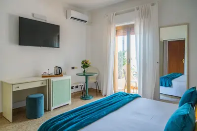 Image de Twin-Standard-Salle de bain privée séparée-Vue mer-2