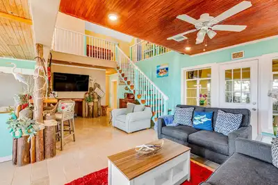 Image de Lakeside House | Waterfront escape in Austin with resort-style pool