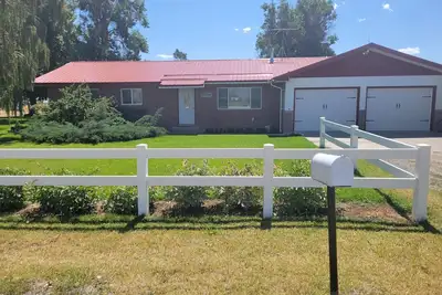 Image de Delightful, secluded Farmhouse. Close to Craters of the Moon, hunting & fishing.