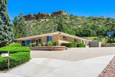 Image de Castle Rock - Explorers Wonderland-Walk To Downtown!