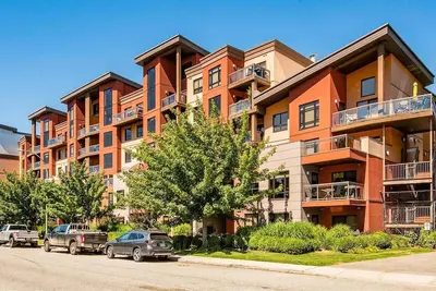 Image de Beautiful 2br + Den Condo in Kelowna. Huge Corner Balcony!