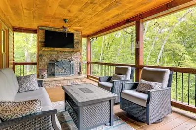 Image de Luxe Mineral Bluff Vacation Rental w/ Game Room!