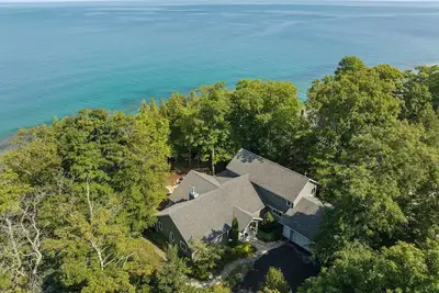 Image de Spacious Lakefront Haven: Luxury Door County Retreat on Lake Michigan!