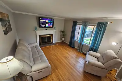 Image de Gorgeous model single family home, fully renovated and ready for you.