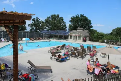 Image de Indoor/Outdoor Pools | Hot Tub | Wi-Fi | Golf | Restaurant | Close to 76 (3108)