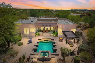Image de Gorgeous Desert Home W/ Backyard Oasis!