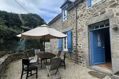 Image de Belle maison en pierre offrant de beaux volumes dans la campagne de Pleneuf Val André