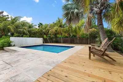 Image de Slice of Paradise-Private Pool, Walk to Beach, Large Patio!