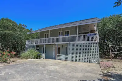 Image de Charming cottage just 215 yards from a private beach with Private Pool!