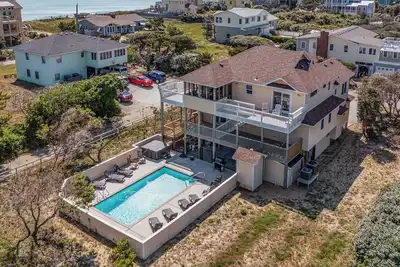 Image de Penny Swan - Wake up to beautiful ocean views from this oceanside 7br home w/Private Pool!