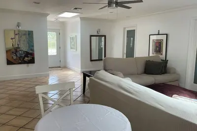 Image de Comfortable 3 bedrooms house with pool in great location.