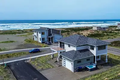 Image de Sam's Nest | House in Westport overlooking the ocean with quick beach access