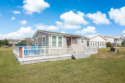 Image de Charming Vintage Beach Bungalow Only One Block from the Beach
