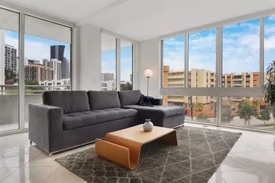 Image de Roami at Sunny Isles | Rooftop Pool | 4 Bedroom