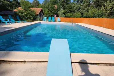 Image de Maison familiale sur vaste terrain avec piscine privée