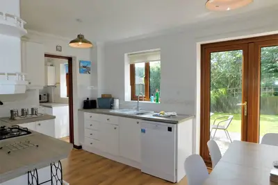 Image de Railway View - a house that sleeps 6 guests in 3 bedrooms