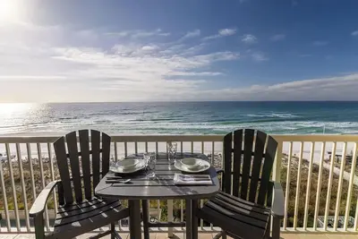 Image de Waters Edge 606 ~ 1br Oceanfront ~ Beach Service